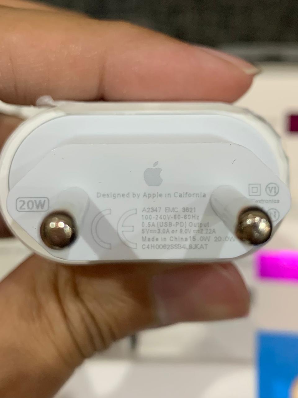 kepala charger iphone 13 type apa